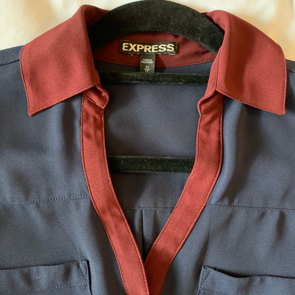 EXPRESS Contrast Collared Button Up Blouse - Picture 5 of 8